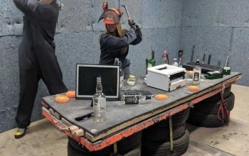 Destrukční terapie v rage roomu v Praze