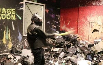 Destrukční terapie v rage roomu v Praze