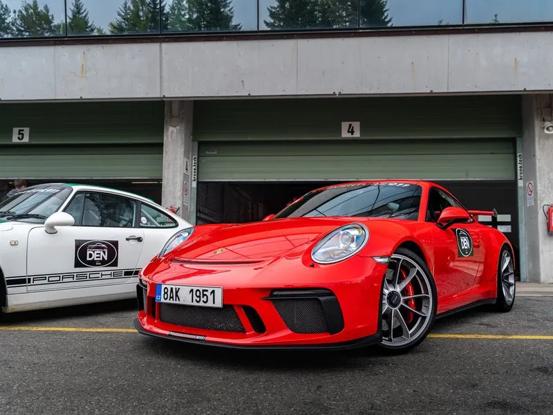 Jízda v Porsche 911 Carrera GT3 na okruhu