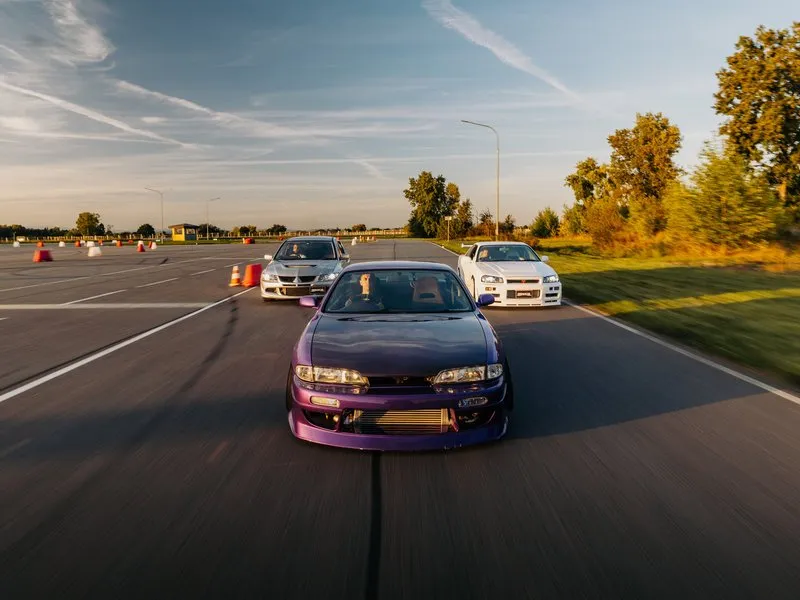 Jízda nebo drift na polygonu v japonských legendách