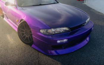 Jízda na polygonu v driftovací ikoně Nissan Silvia