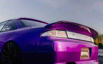 Jízda na polygonu v driftovací ikoně Nissan Silvia