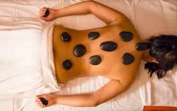 Pánský relaxační balíček - masáž nohou, zad i pedikúra – dárek a zážitek