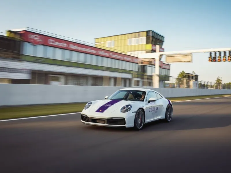 Jízda v Porsche 911 Carrera 4S na okruhu