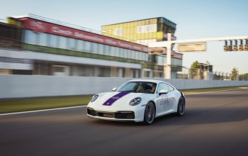 Jízda v Porsche 911 Carrera 4S na okruhu
