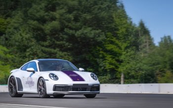 Jízda v Porsche 911 Carrera 4S na okruhu
