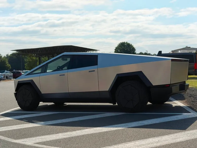 Jízda v Tesle Cybertruck