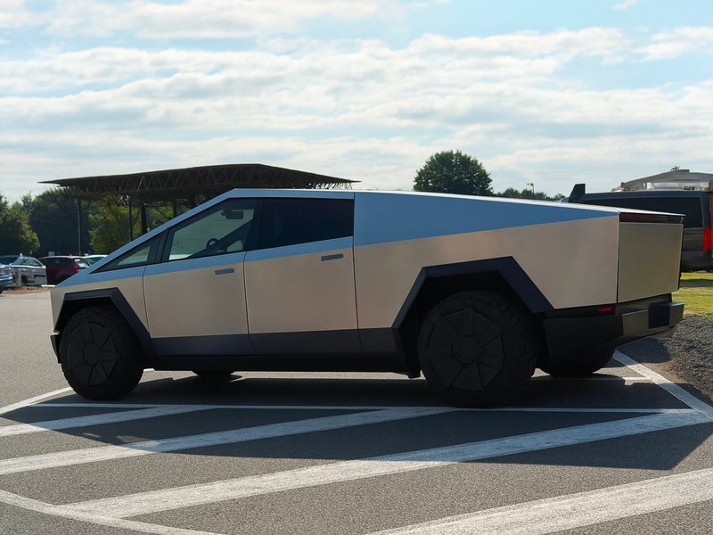 Jízda v Tesle Cybertruck