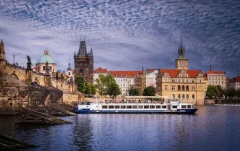 Exkluzivní plavba po Vltavě s čtyřchodovým menu – dárek a zážitek