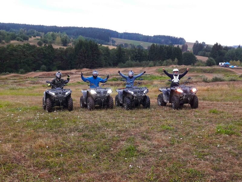 Extrémní jízda na čtyřkolce