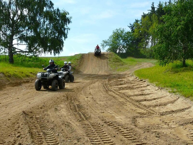 Extrémní jízda na čtyřkolce