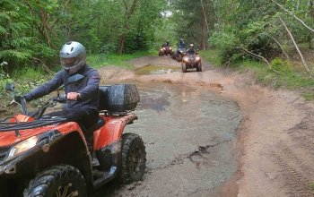 Extrémní jízda na čtyřkolce