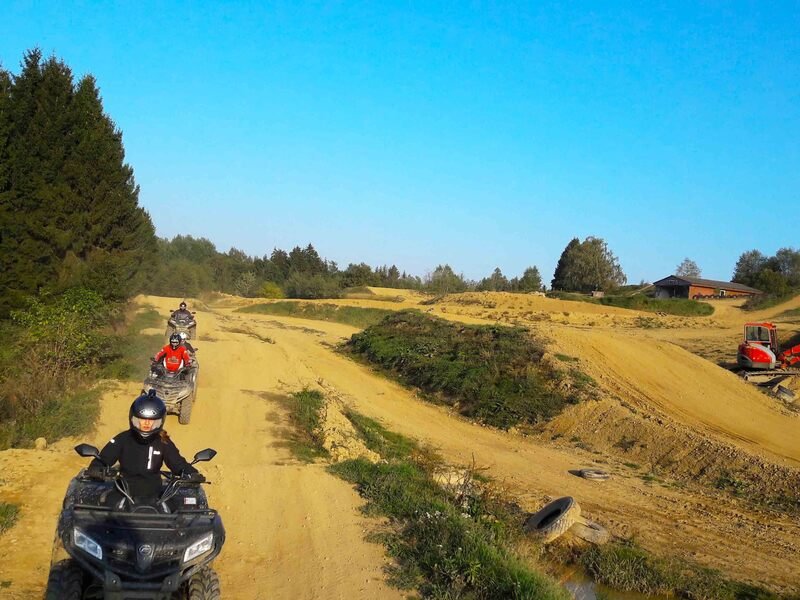 Extrémní jízda na čtyřkolce