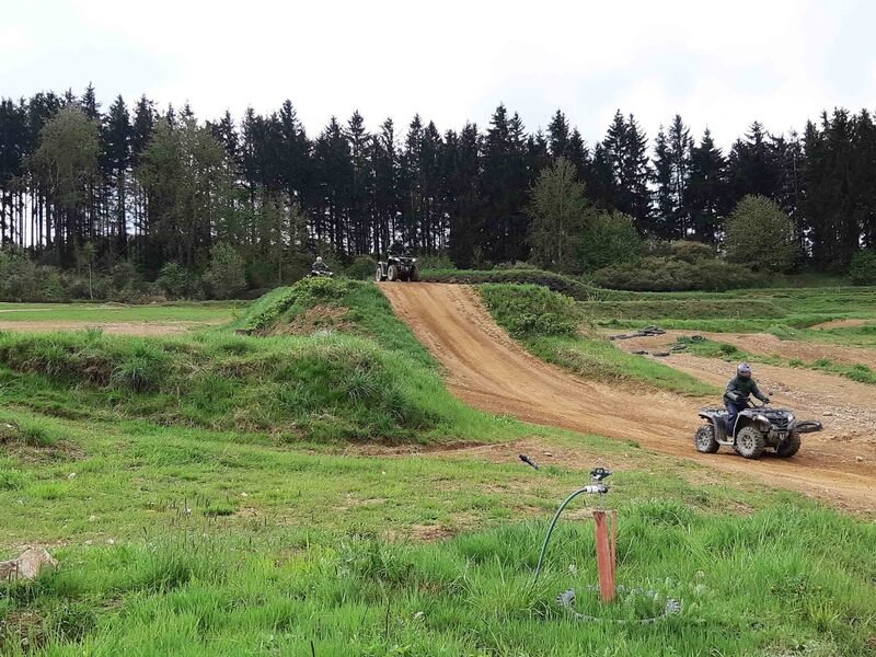 Extrémní jízda na čtyřkolce