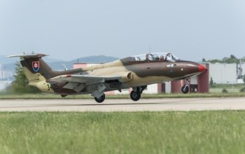 Zážitkový let stíhačkou L-29 Delfín