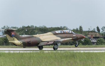 Zážitkový let stíhačkou L-29 Delfín