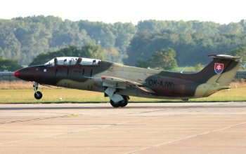 Zážitkový let stíhačkou L-29 Delfín