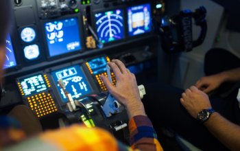 Pilotování simulátoru Boeing 737 NG