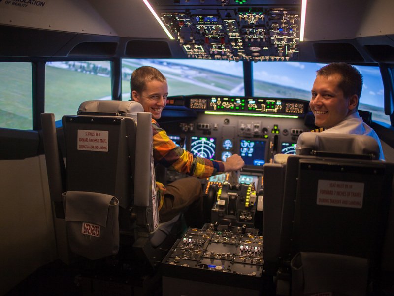 Pilotování simulátoru Boeing 737 NG