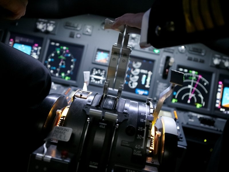 Pilotování simulátoru Boeing 737 NG