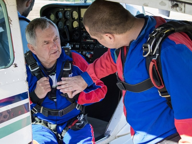 Tandemový seskok padákem