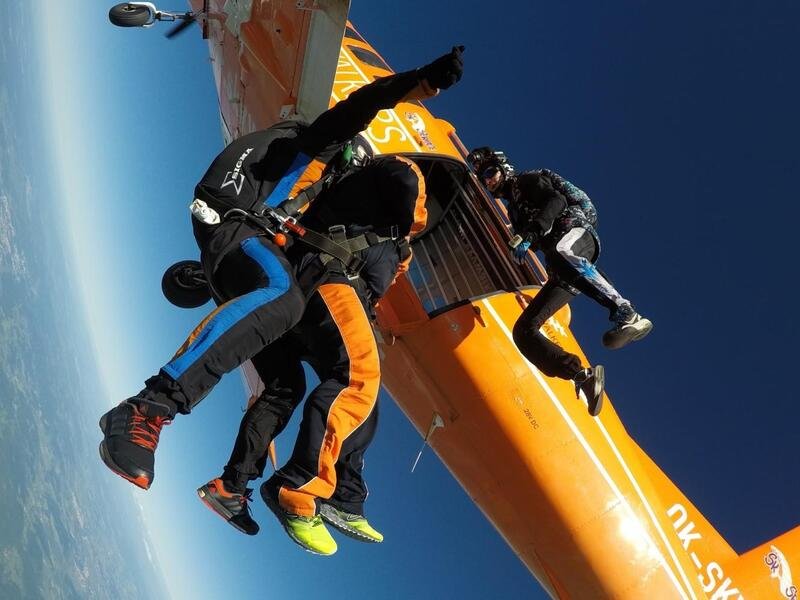 Tandemový seskok padákem