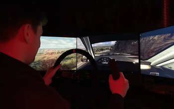 Závody aut na simulátorech v Brně, až 4 řidiči