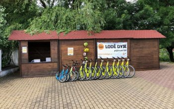 Vinařský výlet na koloběžce a v kánoi s degustací ve vinařství Hraniční zámeček – Lednice