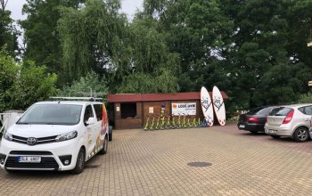 Vinařský výlet na koloběžce a v kánoi s degustací ve vinařství Hraniční zámeček – Lednice