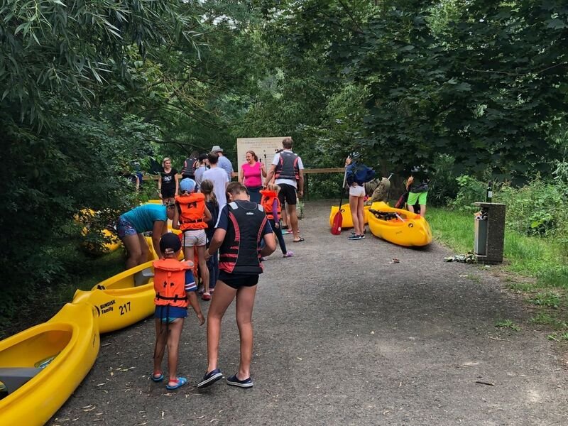 Vinařský výlet na koloběžce a v kánoi s degustací ve vinařství Hraniční zámeček – Lednice