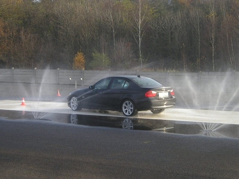 Zábavný kurz bezpečné jízdy