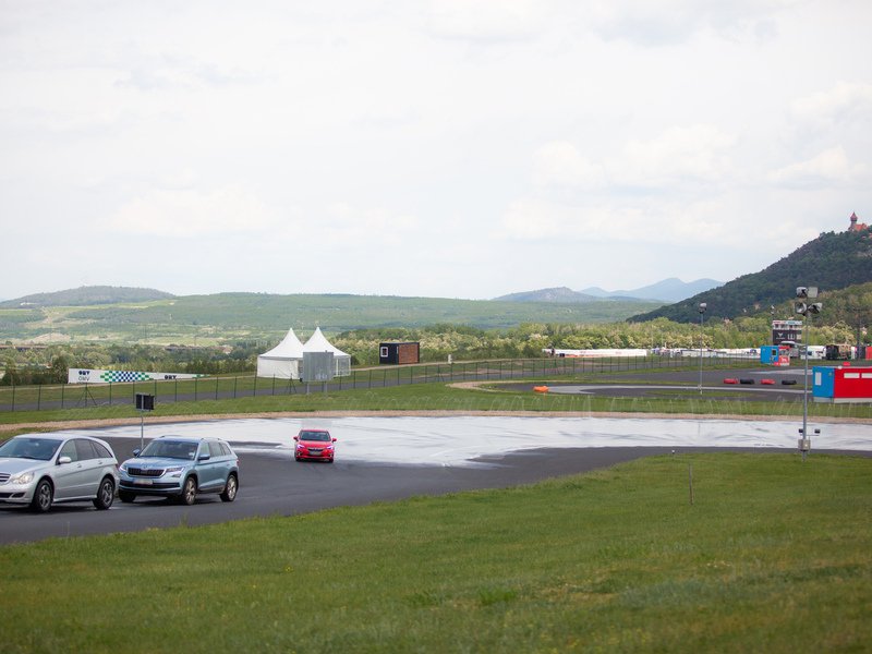 Zábavný kurz bezpečné jízdy