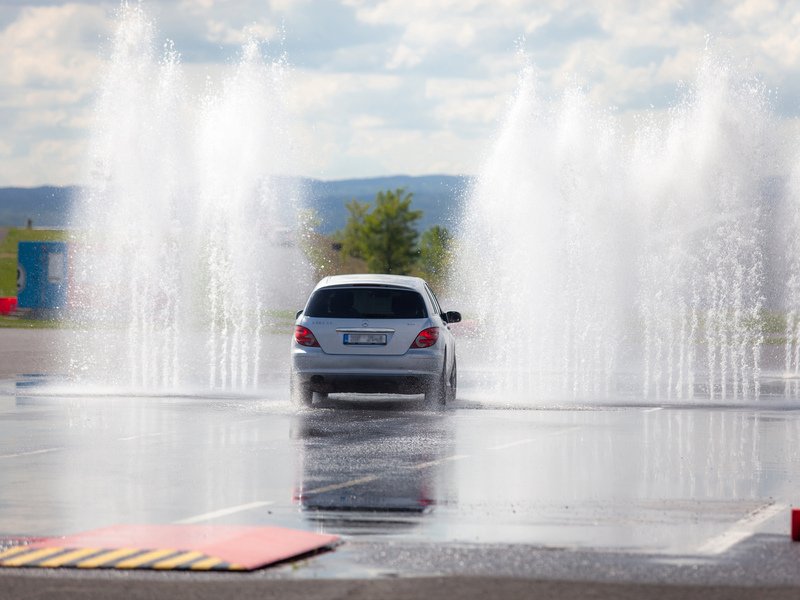 Zábavný kurz bezpečné jízdy