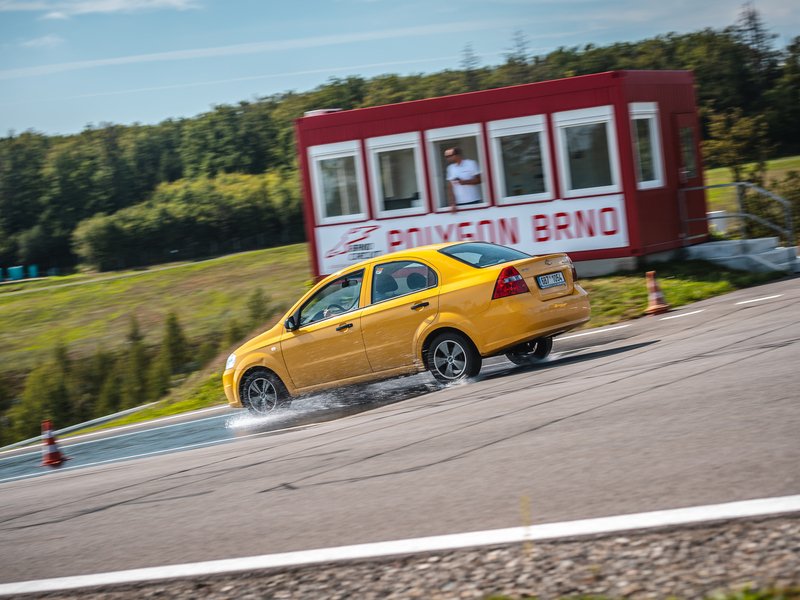 Zábavný kurz bezpečné jízdy