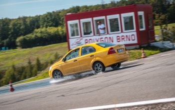 Zábavný kurz bezpečné jízdy