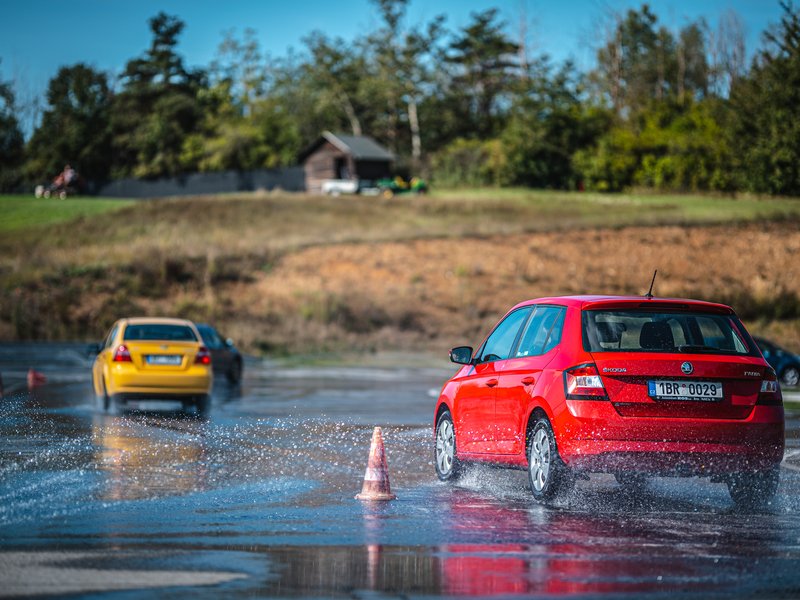 Zábavný kurz bezpečné jízdy
