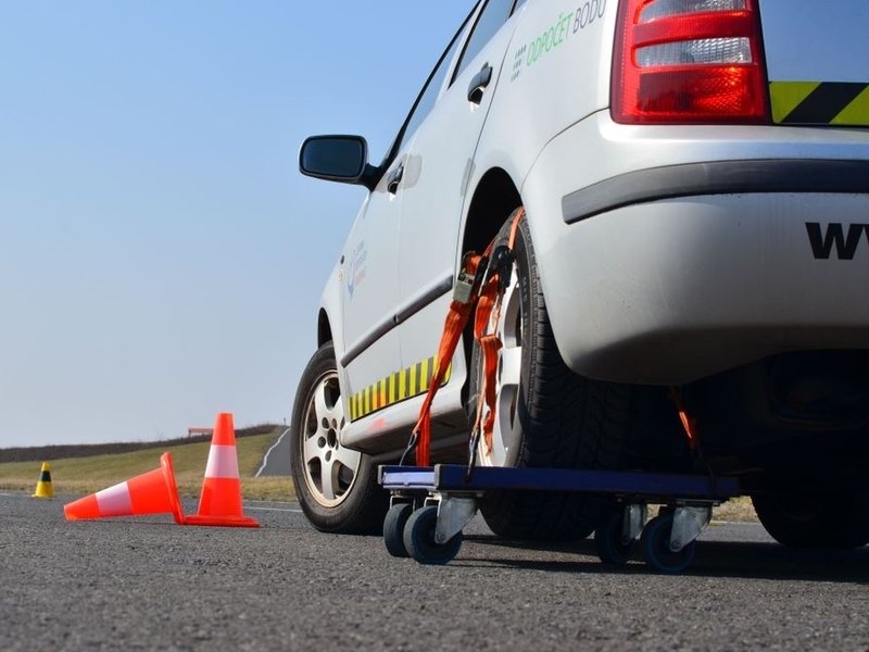 Zábavný kurz bezpečné jízdy