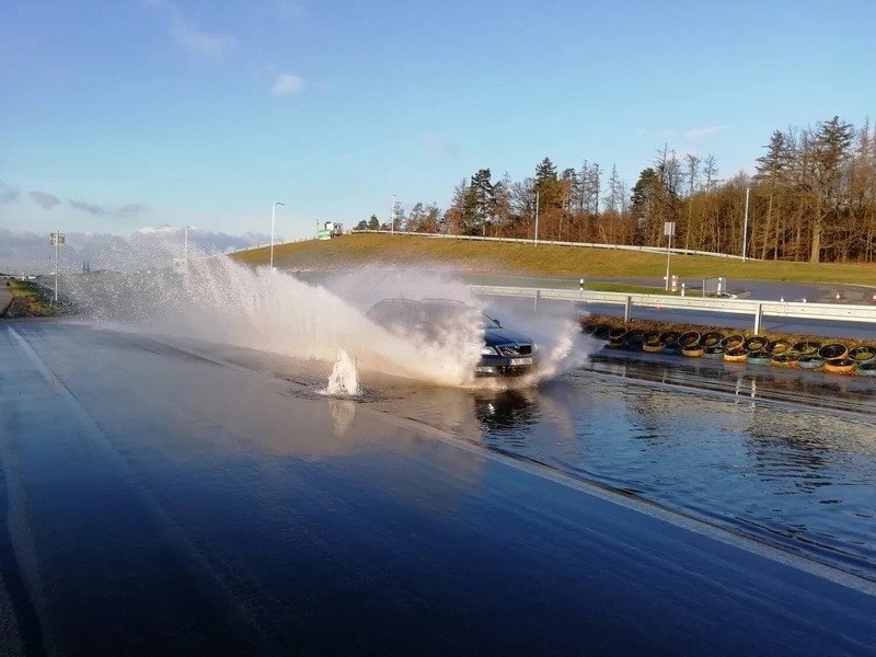 Škola bezpečné jízdy