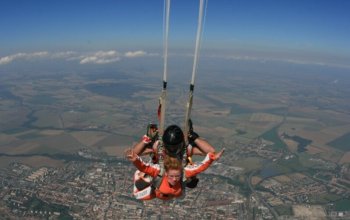 Tandemový seskok z 6 kilometrů