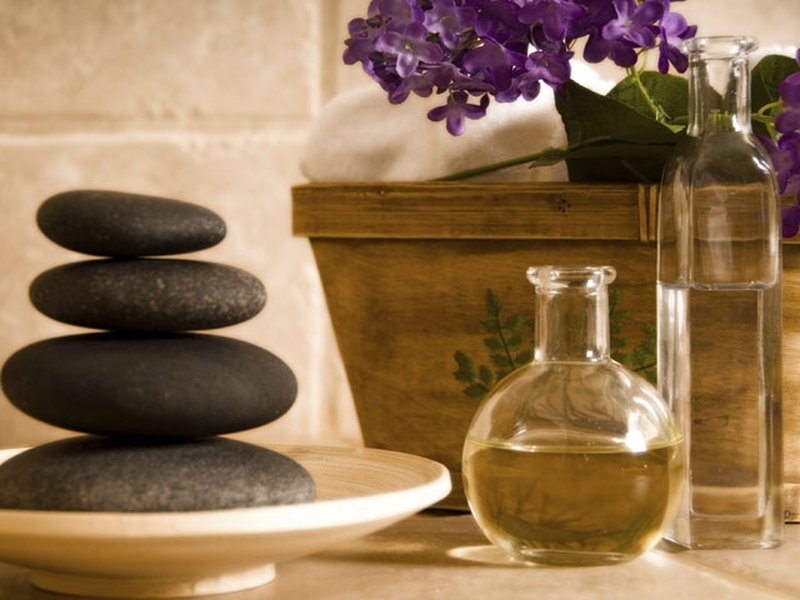 Masáž lávovými kameny pro ženy v Praze