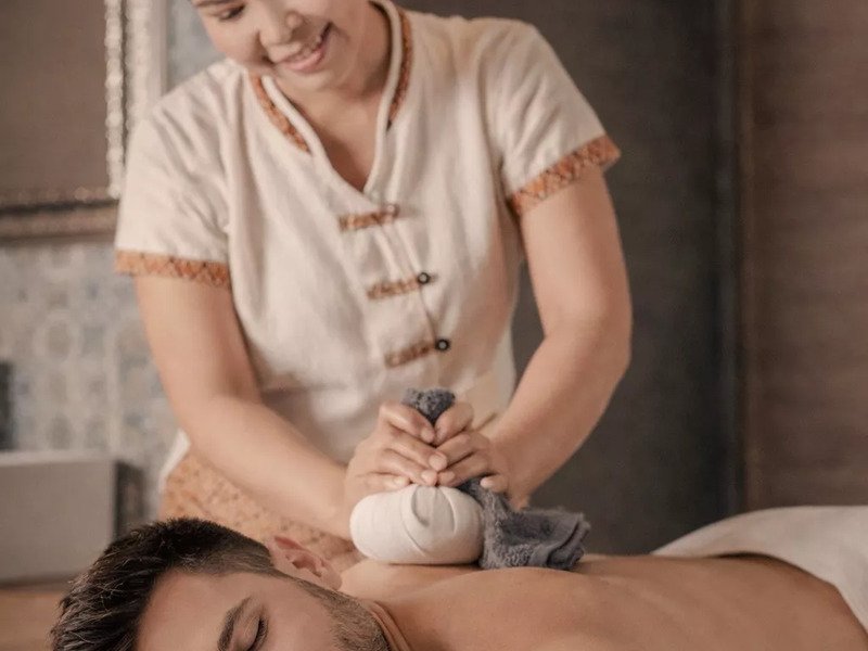 Gentleman Ritual – masáž zad a luxusní péče o pleť pro muže