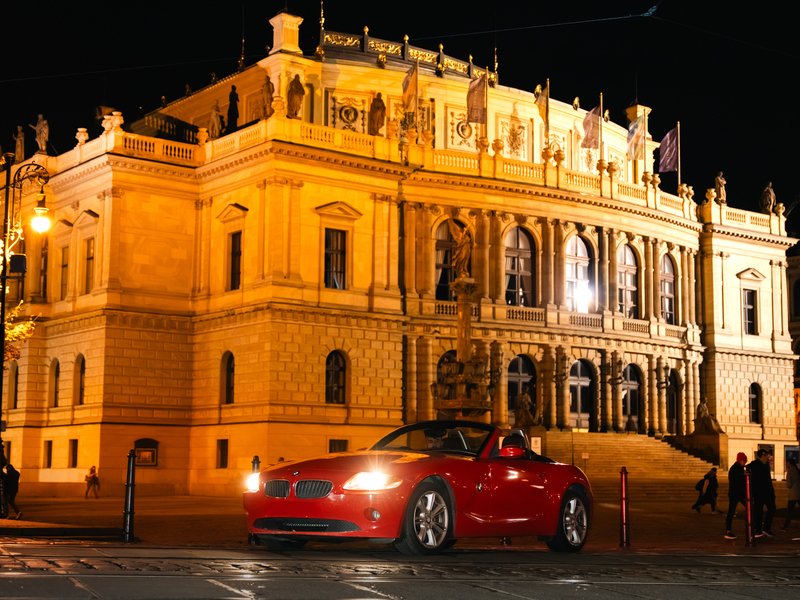 Jízda historickým centrem Prahy v červeném BMW Z4