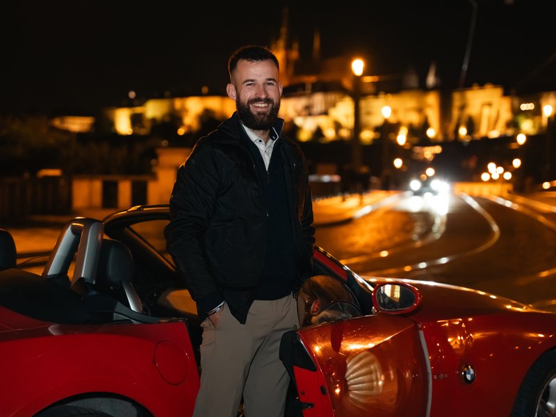 Jízda historickým centrem Prahy v červeném BMW Z4