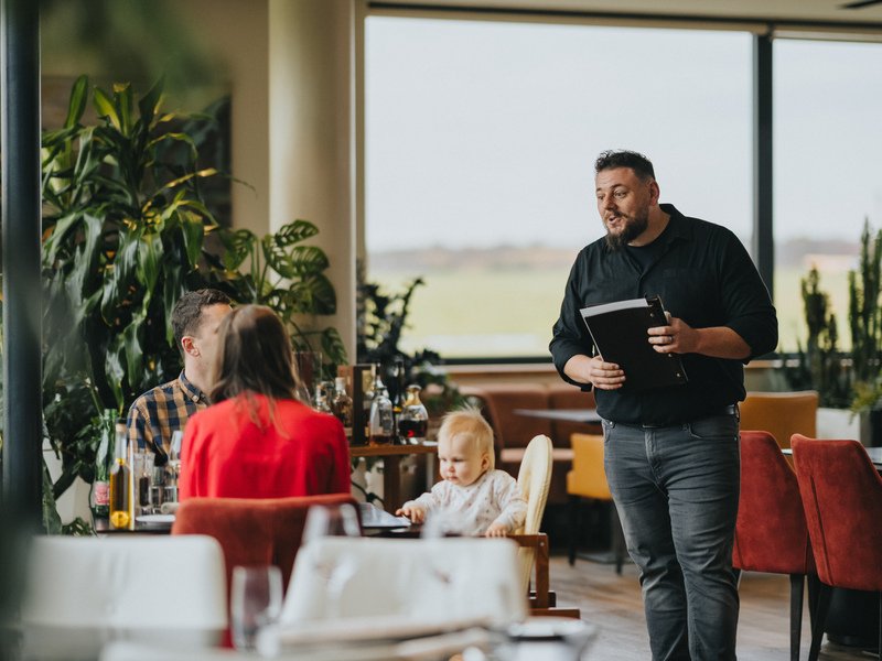 Degustační menu a let vrtulníkem v MG restauraci