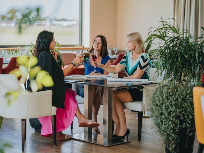 Pobyt na letišti s degustační večeří pro dva