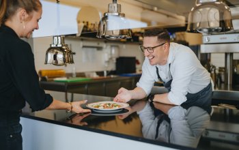 Pobyt na letišti s degustační večeří pro dva