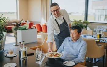 Pobyt na letišti s degustační večeří pro dva