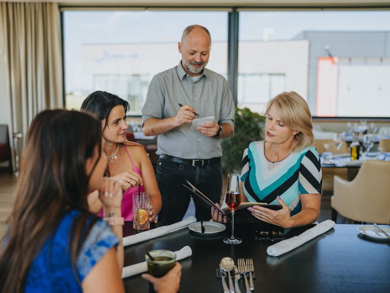Pobyt na letišti s degustační večeří pro dva