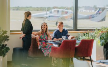Pobyt na letišti s degustační večeří pro dva