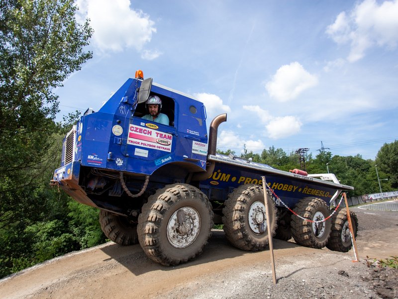 Ostrava: Jízda v legendární Tatra 813